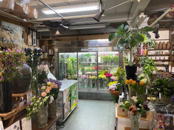 「いしかわ生花店」　（北海道空知郡奈井江町）の花屋店舗写真3